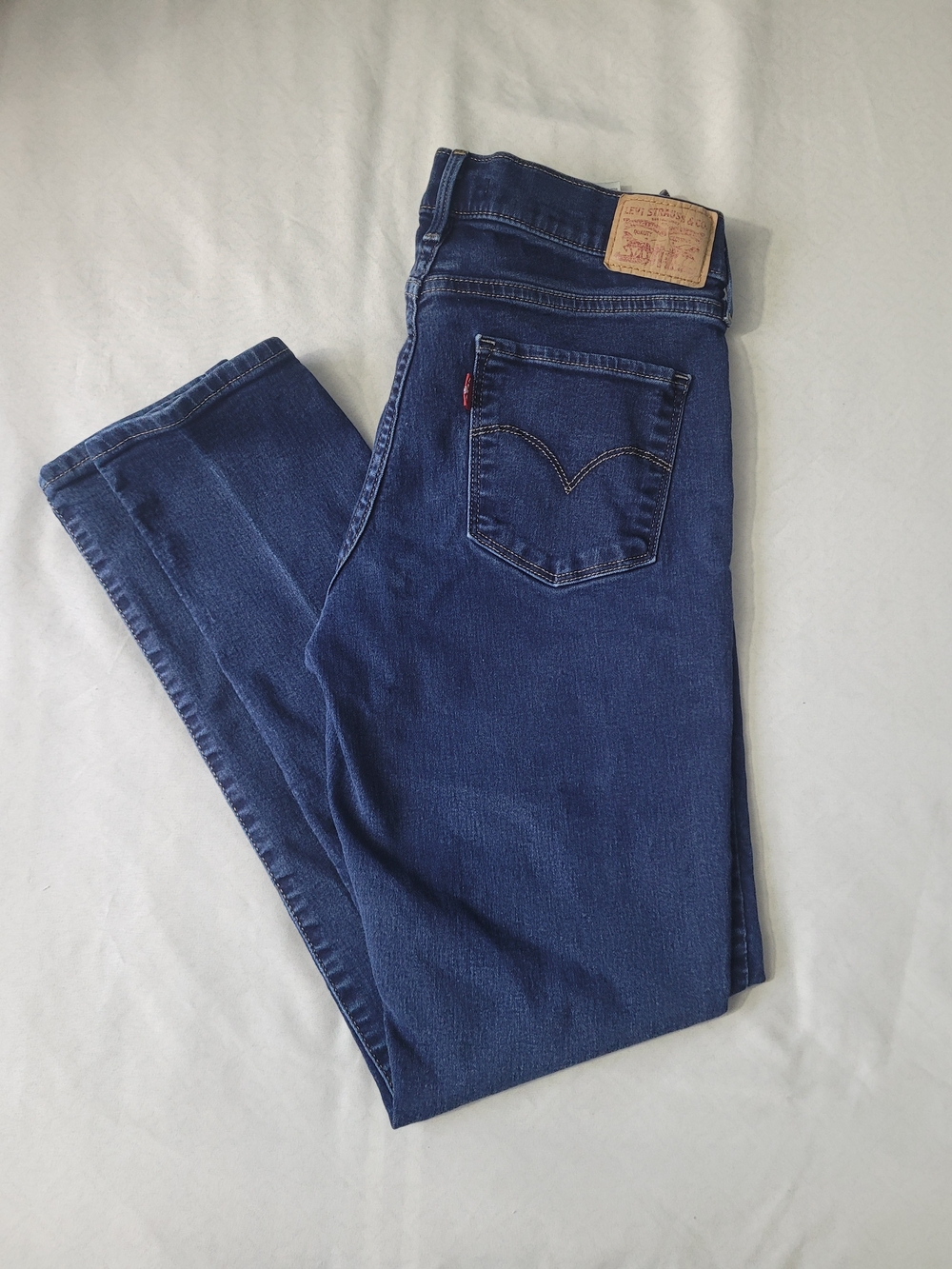 Levi's Women's Red Tab Slim Jeans in Dark Blue Denim